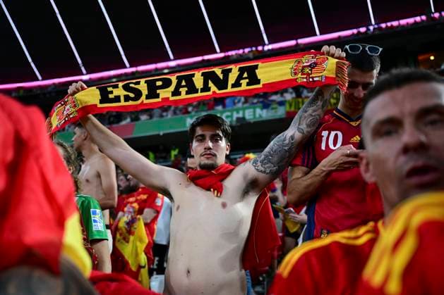 Spanish fans celebrate the victory , Spain vs France, Football, UEFA Euro 2024, Semi-final, 09 07 2024 Munich Bavaria Germany Copyright: xkolbert-press MarcxNiemeyerx