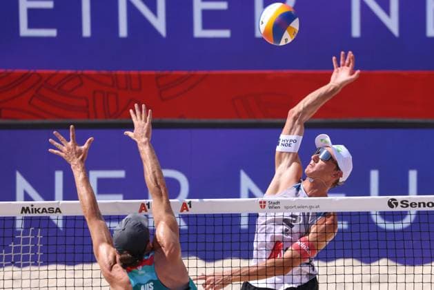 BEACHVOLLEYBALL - Beach Pro Vienna VIENNA,AUSTRIA,10.JUL.24 - Beach volleyball, Beachvolleyball - A1 Beach Pro Vienna. Image shows Laurenz Leitner (AUT).  GEPAxpictures xMathiasxMandl