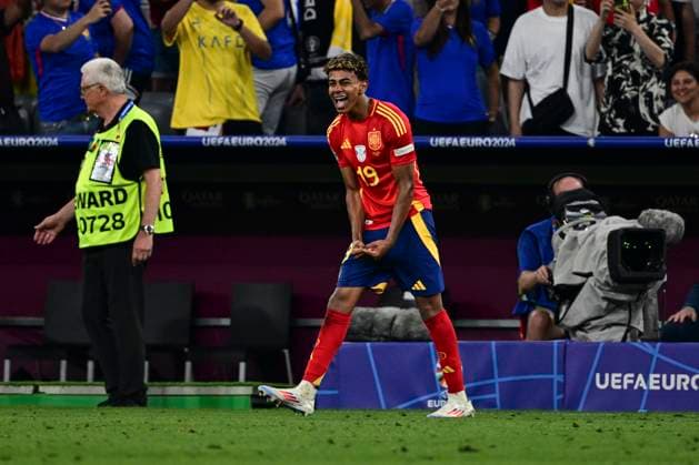 Lamine Yamal 19 Spain celebrates victory , Spain vs France, Football, UEFA Euro 2024, Semi-final, 09 07 2024 Munich Bavaria Germany Copyright: xkolbert-press MarcxNiemeyerx