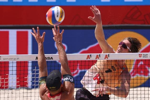 BEACHVOLLEYBALL - Beach Pro Vienna VIENNA,AUSTRIA,10.JUL.24 - Beach volleyball, Beachvolleyball - A1 Beach Pro Vienna. Image shows Leon Luini (NED).  GEPAxpictures xMathiasxMandl