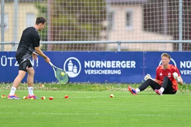 Sport Themen der Woche KW28 10.07.2024 - Fussball - 2. Fussball - Bundesliga - Saison 2024 2025 - 1. FC Nürnberg Nuernberg FCN ( Club ) - Training - Sportfoto Zink HMI -xhaxisx - Dennis Neudahm (Torwarttrainer 1. FC Nürnberg FCN ), Jan Reichert (1, 1. FC Nürnberg FCN ) *** 10 07 2024 Soccer 2 Soccer Bundesliga Season 2024 2025 1 FC Nürnberg Nuernberg FCN Club Training Sportfoto Zink HMI xhaxisx Dennis Neudahm Goalkeeper Coach 1 FC Nürnberg FCN , Jan Reichert 1, 1 FC Nürnberg FCN