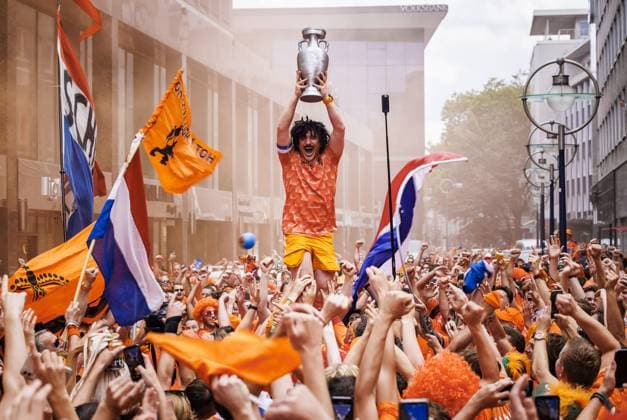 EURO 2024, Die Highlights Sport Bilder des Tages DORTMUND, Dutch supporters in Dortumund, 10-07-2024, Dutch fans in the city center of dortmund before the match against England. Oranje legioen, Dutch supporters in Dortumund  x25726579x Copyright: