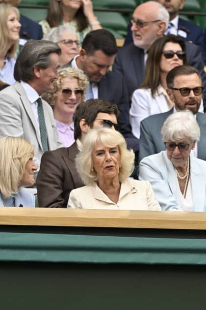 Tennis : Wimbledon 2024 - Arrivee de la Reine Camilla dans la Royal Box Tennis : Wimbledon 2024 - England - 10 07 2024 ChrysleneCaillaud Panoramic 