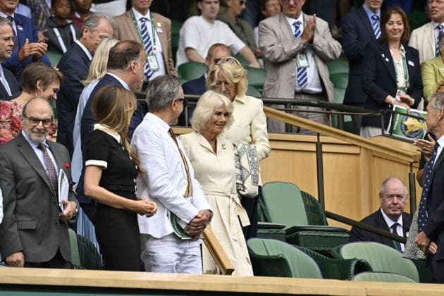 Tennis : Wimbledon 2024 - Arrivee de la Reine Camilla dans la Royal Box Tennis : Wimbledon 2024 - England - 10 07 2024 ChrysleneCaillaud Panoramic 