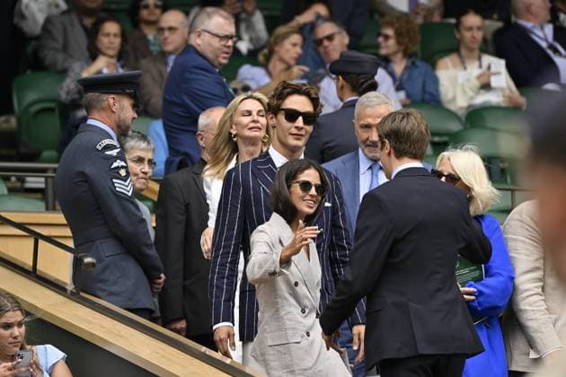 Tennis : Wimbledon 2024 - George Russel Formula 1 et Miss Carmen Montero Munt dans la Royal Box Tennis : Wimbledon 2024 - England - 10 07 2024 ChrysleneCaillaud Panoramic 