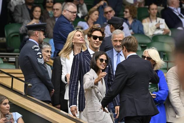 Tennis : Wimbledon 2024 - George Russel Formula 1 et Miss Carmen Montero Munt dans la Royal Box Tennis : Wimbledon 2024 - England - 10 07 2024 ChrysleneCaillaud Panoramic 