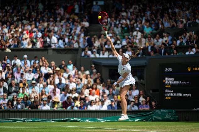 Tennis - Wimbledon Championship 2024 - Day 10 LONDON, ENGLAND - Wednesday, July 10, 2024: Elena Rybakina (KAZ) serves during the Ladies Singles Quarter-Final match on Day Ten of The Championships Wimbledon 2024 at the All England Lawn Tennis and Croquet Club. Rybakina won 6-3, 6-2. (Photo by Kirsten Holst Propaganda) LONDON All England Lawn Tennis and Croquet Club GREATER LONDON ENGLAND  Copyright: xKirstenxHolstx 2024-07-10-027-Wimbledon_Day_10