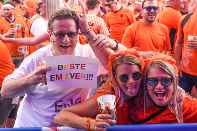 2024-07-10 The Netherlands v England - Semi-Final - UEFA EURO, EM, Europameisterschaft,Fussball 2024 DORTMUND, GERMANY - JULY 10: Fans and supporters of the Netherlands in fanzone during the Semi-Final - UEFA EURO 2024 match between The Netherlands and England at BVB Stadion Dortmund on July 10, 2024 in Dortmund, Germany. (Photo by Peter Lous BSR Agency) Dortmund Germany Content not available for redistribution in The Netherlands directly or indirectly through any third parties. Copyright: xBSRxAgencyx