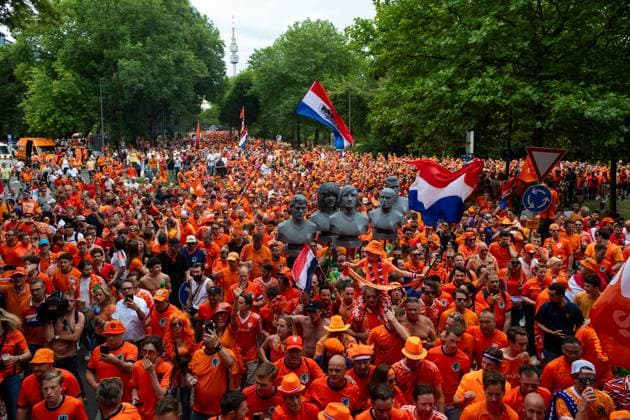 Fanwalk Oranje Fans with fan bus, GER, Netherlands NED vs England ENG , European Football Championship, UEFA EURO 2024, Semifinal, 10 07 2024 GER, Netherlands NED vs England ENG , European Football Championship, UEFA EURO 2024, Semifinal, 10 07 2024 Dortmund Copyright: xEibner-Pressefoto Memmlerx EP_MMR
