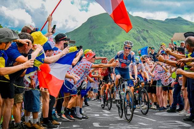 Tour de France Cycliste Etape Evaux Les Bains Le Lioran PHOTOPQR LA MONTAGNE Richard BRUNEL ; ; 10 07 2024 ; Tour de France Cycliste Etape Evaux Les Bains Le Lioran, Rpain Bardet Virage Bardet, le 10 07 2024 Photo Richard Brunel French cycling race Tour de France 2024 takes place from june 29th to july 21st 2024 France  Copyright: xPHOTOPQR LAxMONTAGNE MAXPPPxRichardxBRUNELx 20240710LMT5541 20240710LMT5541
