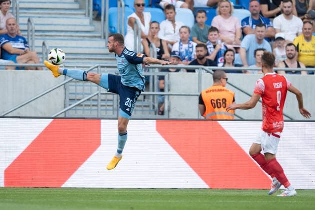 Lukas Pauschek with a ball during UEFA Champions league preliminary round match, SK Slovan Bratislava - FC Struga, 10. july 2024 Copyright: xMICHALxFAJT,ZOSPORTU.SKx FAJ_1786
