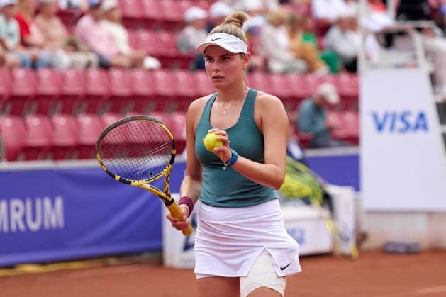 Katarina Zavatska of Ukraine serves to Anna Karolina Schmiedlova of Slovakia during the Womens second round of Nordea Open at Bastad Tennis Stadium on July 10, 2024 in Bastad, Sweden (Photo by Camilla Stolen Imago) Bastad Sweden Copyright: xCamillaxStolenx L2190864