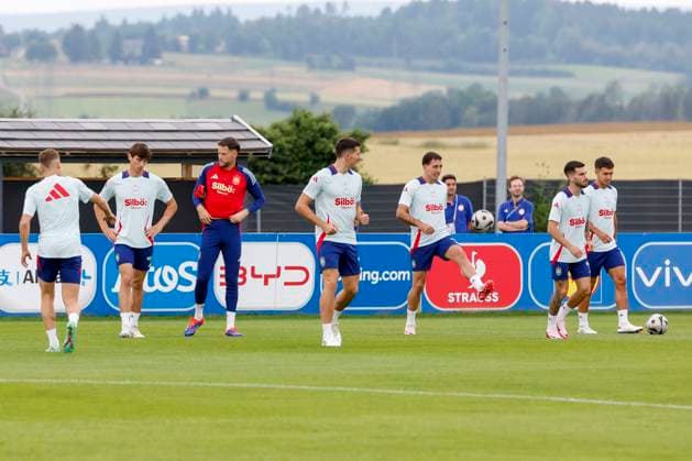 Spain s players take part in a training session in Donaueschingen, Germany, 10 July 2024. SPain will play the EURO2024 final after defeating France 2-1 on 09 July. Spain s training session !ACHTUNG: NUR REDAKTIONELLE NUTZUNG!  Copyright: xJ.xJ.xGuillenx GRAF4821 20240710-55014114531_1
