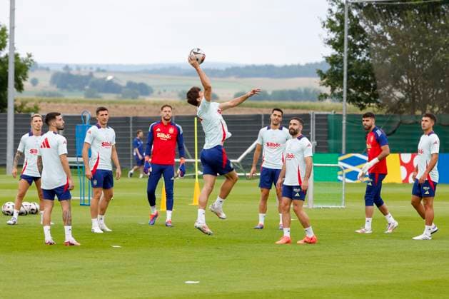 Spain s players take part in a training session in Donaueschingen, Germany, 10 July 2024. SPain will play the EURO2024 final after defeating France 2-1 on 09 July. Spain s training session !ACHTUNG: NUR REDAKTIONELLE NUTZUNG!  Copyright: xJ.xJ.xGuillenx GRAF4831 20240710-55014114567_1