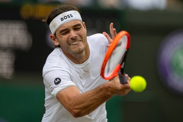 Tennis - Wimbledon Championship 2024 - Day 10 LONDON, ENGLAND - Wednesday, July 10, 2024: Taylor Fritz (USA) during the Gentleman s Singles Quarter-Final match on Day Ten of The Championships Wimbledon 2024 at the All England Lawn Tennis and Croquet Club. (Photo by Kirsten Holst Propaganda) LONDON All England Lawn Tennis and Croquet Club GREATER LONDON ENGLAND  Copyright: xKirstenxHolstx 2024-07-10-069-Wimbledon_Day_10