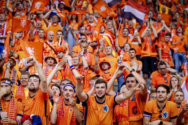 DORTMUND - Fans during the UEFA EURO, EM, Europameisterschaft,Fussball 2024 Semi-final match between the Netherlands and England at the BVB Stadium Dortmund on July 10, 2024 in Dortmund, Germany. ANP KOEN VAN WEEL UEFA EURO 2024 2024 xVIxANPxSportx xxANPxIVx 503201186 originalFilename: 503201186.jpg