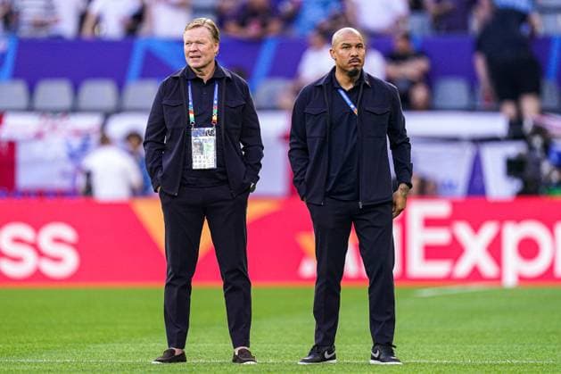 2024-07-10 Netherlands v England - Semi-Final - UEFA EURO, EM, Europameisterschaft,Fussball 2024 DORTMUND, GERMANY - JULY 10: Coach Ronald Koeman of the Netherlands standing on the field with Nigel de Jong during the Semi-Final - UEFA EURO 2024 match between Netherlands and England at BVB Stadion Dortmund on July 10, 2024 in Dortmund, Germany. (Photo by Joris Verwijst BSR Agency) Dortmund Germany Content not available for redistribution in The Netherlands directly or indirectly through any third parties. Copyright: xBSRxAgencyx