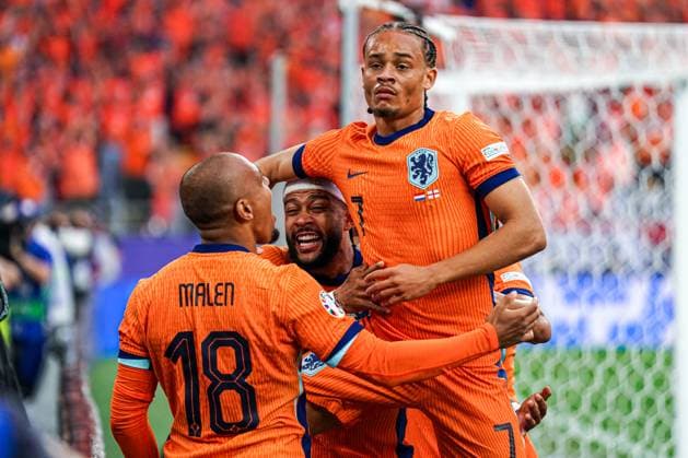 2024-07-10 Netherlands v England - Semi-Final - UEFA EURO, EM, Europameisterschaft,Fussball 2024 DORTMUND, GERMANY - JULY 10: Xavi Simons of the Netherlands celebrates the first goal with his teammates during the Semi-Final - UEFA EURO 2024 match between Netherlands and England at BVB Stadion Dortmund on July 10, 2024 in Dortmund, Germany. (Photo by Joris Verwijst BSR Agency) Dortmund Germany Content not available for redistribution in The Netherlands directly or indirectly through any third parties. Copyright: xBSRxAgencyx