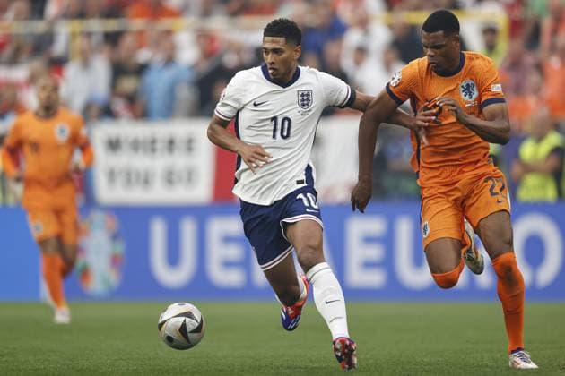 Dortmund - (l-r) Jude Bellingham of England, Denzel Dumfries of Holland during the UEFA EURO, EM, Europameisterschaft,Fussball 2024 Semi-final match between the Netherlands and England at the BVB Stadium Dortmund on July 10, 2024 in Dortmund, Germany. ANP MAURICE VAN STEEN UEFA EURO 2024 2024 xVIxANPxSportx xxANPxIVx 503202941 originalFilename: 503202941.jpg