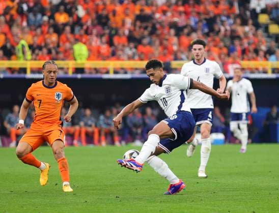 Netherlands v England UEFA EURO, EM, Europameisterschaft,Fussball 2024 Semi-final Xavi Simons of Netherlands and Jude Bellingham of England during the UEFA Euro 2024 Semi-final match between Netherlands and England at Signal Iduna Park, Dortmund UK Newspapers OUT Copyright: xPaulxChestertonx FIL-20342-0044