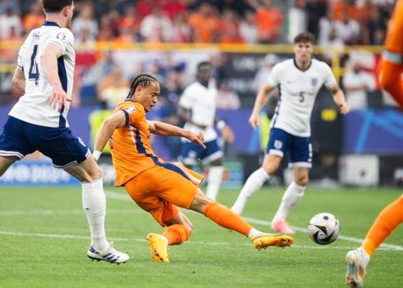 Dortmund, SignaI Iduna Park, 10 07 2024 Xavi Simons of netherlands scores the 1 0 goal during the semifinal match Netherlands v England at the UEFA European Championship 2024