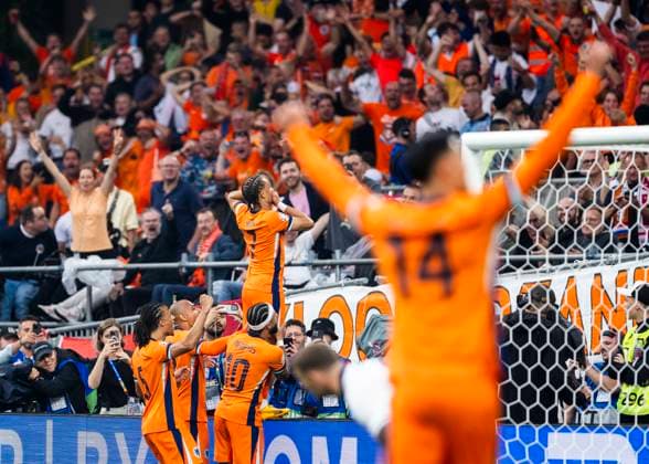 Dortmund, SignaI Iduna Park, 10 07 2024 Xavi Simons of netherlands celebrates scoring the 1 0 goal during the semifinal match Netherlands v England at the UEFA European Championship 2024