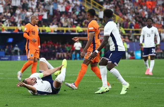 Harry Kane of England goes down after being fouled by Denzel Dumfries of Netherlands, resulting in a penalty Netherlands v England, UEFA European Championship, EM, Europameisterschaft 2024, Semi Final, Football, BVB Stadion, Dortmund, Germany, 10 Jul 2024 EDITORIAL USE ONLY No use with unauthorised audio, video, data, fixture lists, club league logos or live services. Online in-match use limited to 120 images, no video emulation. No use in betting, games or single club league player publications.  Copyright: xMichaelxZemanek Shutterstockx 14576899bj