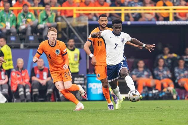 GER, Euro 2024, semi-final semifinal, Netherlands NLD England ENG 10 07 2024, Signal Iduna Park, Dortmund, GER, Euro 2024, semi-final semifinal, Netherlands NLD England ENG Pictured Bukayo Saka England GBR, 7 single action full body full body ball on foot Cody Gakpo Netherlands Netherlands NLD, 11 Jerdy Schouten Netherlands Netherlands NLD, 24 nordphotoxGmbHxx xChristianxSchulze nph000300