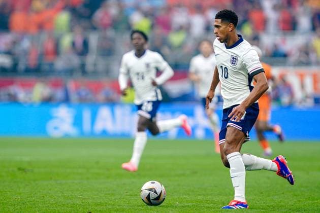 2024-07-10 Netherlands v England - UEFA EURO, EM, Europameisterschaft,Fussball 2024 Semi Final DORTMUND, NETHERLANDS - JULY 10: Jude Bellingham of England runs with the ball during the UEFA EURO 2024 Semi Final match between Netherlands and England at BVB Stadion Dortmund on July 10, 2024 in Dortmund, Netherlands. Dortmund BVB Stadion Dortmund Netherlands Content not available for redistribution in The Netherlands directly or indirectly through any third parties. Copyright: xAndrexWeeningx