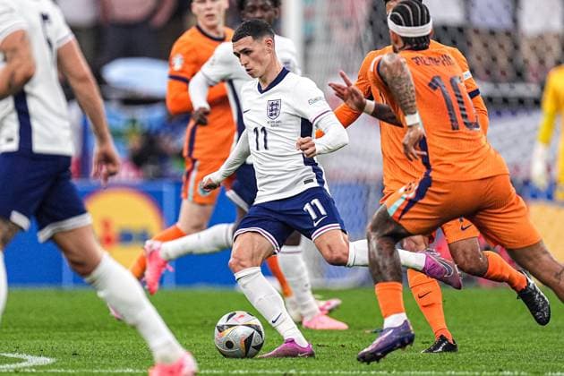 2024-07-10 Netherlands v England - Semi-Final - UEFA EURO, EM, Europameisterschaft,Fussball 2024 DORTMUND, GERMANY - JULY 10: Phil Foden of England dribbles during the Semi-Final - UEFA EURO 2024 match between Netherlands and England at BVB Stadion Dortmund on July 10, 2024 in Dortmund, Germany. (Photo by Joris Verwijst BSR Agency) Dortmund Germany Content not available for redistribution in The Netherlands directly or indirectly through any third parties. Copyright: xBSRxAgencyx