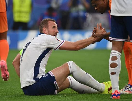 10 07 2024, xjrdrx, Football EM 2024 1 2 Final, England Netherlands emspor, v l Harry Kane England penalty, penalty kick, penalty shootout DFL DFB REGULATIONS PROHIBIT ANY USE OF PHOTOGRAPHS as IMAGE SEQUENCES and or QUASI VIDEO Dortmund