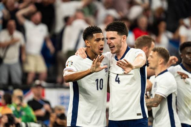 GER, Euro 2024, semi-final semifinal, Netherlands NLD England ENG 10 07 2024, Signal Iduna Park, Dortmund, GER, Euro 2024, semi-final semifinal, Netherlands NLD England ENG In the picture Jude Bellingham England GBR, 10 and Declan Rice England GBR, 4, discussing nordphotoxGmbHxx xChristianxSchulze nph000300