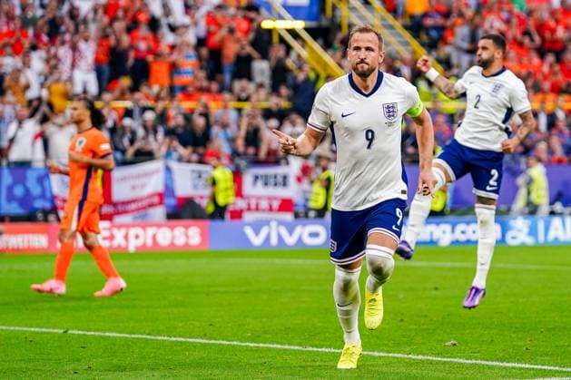 2024-07-10 Netherlands v England - UEFA EURO, EM, Europameisterschaft,Fussball 2024 Semi Final DORTMUND, NETHERLANDS - JULY 10: Harry Kane of England celebrates after scoring his teams first goal (penalty) during the UEFA EURO 2024 Semi Final match between Netherlands and England at BVB Stadion Dortmund on July 10, 2024 in Dortmund, Netherlands. Dortmund BVB Stadion Dortmund Netherlands Content not available for redistribution in The Netherlands directly or indirectly through any third parties. Copyright: xAndrexWeeningx
