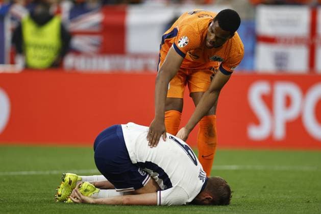 Dortmund - (l-r) Harry Kane of England, Denzel Dumfries of Holland during the UEFA EURO, EM, Europameisterschaft,Fussball 2024 Semi-final match between the Netherlands and England at the BVB Stadium Dortmund on July 10, 2024 in Dortmund, Germany. ANP MAURICE VAN STEEN UEFA EURO 2024 2024 xVIxANPxSportx xxANPxIVx 503203505 originalFilename: 503203505.jpg