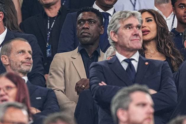 2024-07-10 Netherlands v England - Semi-Final - UEFA EURO, EM, Europameisterschaft,Fussball 2024 DORTMUND, GERMANY - JULY 10: Clarence Seedorf looks up during the Semi-Final - UEFA EURO 2024 match between Netherlands and England at BVB Stadion Dortmund on July 10, 2024 in Dortmund, Germany. (Photo by Joris Verwijst BSR Agency) Dortmund Germany Content not available for redistribution in The Netherlands directly or indirectly through any third parties. Copyright: xBSRxAgencyx