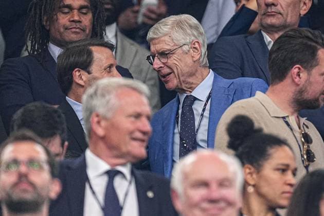 2024-07-10 Netherlands v England - Semi-Final - UEFA EURO, EM, Europameisterschaft,Fussball 2024 DORTMUND, GERMANY - JULY 10: Arsene Wenger talking during the Semi-Final - UEFA EURO 2024 match between Netherlands and England at BVB Stadion Dortmund on July 10, 2024 in Dortmund, Germany. (Photo by Joris Verwijst BSR Agency) Dortmund Germany Content not available for redistribution in The Netherlands directly or indirectly through any third parties. Copyright: xBSRxAgencyx