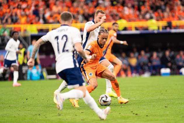GER, Euro 2024, semi-final semifinal, Netherlands NLD England ENG 10 07 2024, Signal Iduna Park, Dortmund, GER, Euro 2024, semi-final semifinal, Netherlands NLD England ENG In the picture duel between Xavi Netherlands NLD, 7 and Harry Kane England GBR, 9 nordphotoxGmbHxx xChristianxSchulze nph000300