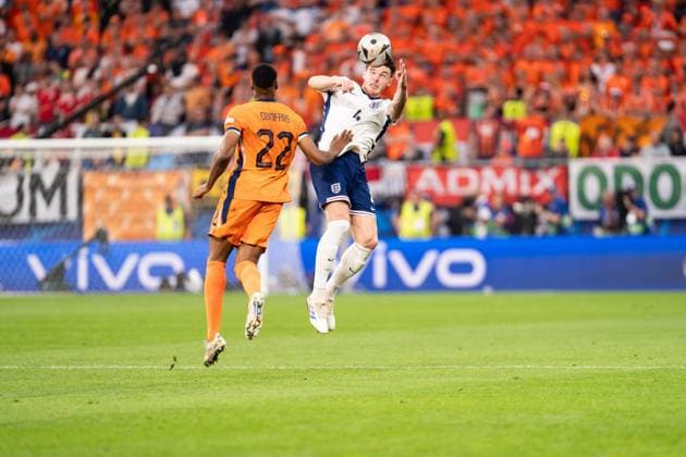 GER, Euro 2024, semi-final semifinal, Netherlands NLD England ENG 10 07 2024, Signal Iduna Park, Dortmund, GER, Euro 2024, semi-final semifinal, Netherlands NLD England ENG In the picture header duel header duel between Declan Rice England GBR, 4 and Denzel Dumfries Netherlands Netherlands NLD, 22 nordphotoxGmbHxx xChristianxSchulze nph000300