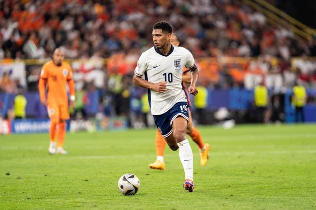 GER, Euro 2024, semi-final semifinal, Netherlands NLD England ENG 10 07 2024, Signal Iduna Park, Dortmund, GER, Euro 2024, semi-final semifinal, Netherlands NLD England ENG In the picture Jude Bellingham England GBR, 10 single action whole body whole body ball on foot nordphotoxGmbHxx xChristianxSchulze nph000300