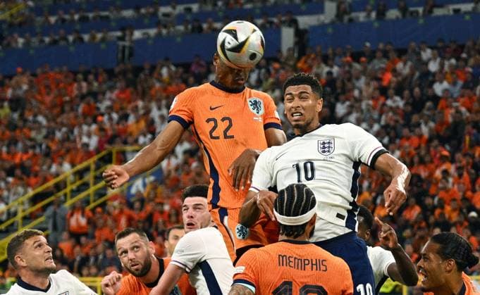 Germany Soccer Euro 2024 Netherlands - England 8726690 10.07.2024 Players struggle for a ball during the UEFA EURO, EM, Europameisterschaft,Fussball 2024 semi-final soccer match between Netherlands and England at the BVB Stadion Dortmund, in Dortmund, Germany. Alexey Filippov Sputnik Dortmund Germany  Copyright: xAlexeyxFilippovx