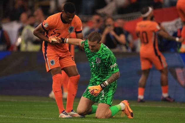 Netherlands v England: Semi-Final - UEFA EURO, EM, Europameisterschaft,Fussball 2024 Jordan Pickford (England) is reacting to a goal from Xavi Simons (Netherlands) during the Semi Final of the UEFA European Championship, EM, Europameisterschaft between England and Netherlands at the BVB Stadion, in Dortmund, Germany, on July 10, 2024. Dortmund North Rhine-Westphalia Germany  Copyright: xMIxNewsx originalFilename:fletcher-englandv240710_npUdY.jpg
