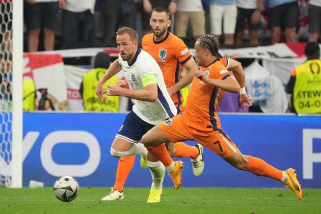 Harry Kane England, 09 in duel with Xavi Simons Netherlands, Netherlands, 07 Dortmund 10 07 2024 Netherlands vs England, EURO2024 M50, semi-final, EM Arena Dortmund
