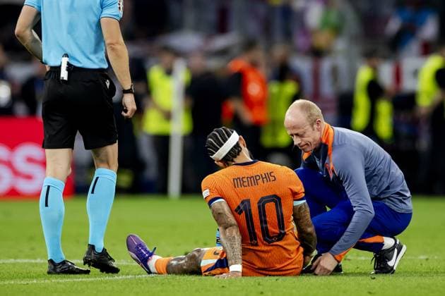 DORTMUND - Memphis Depay of Holland during the UEFA EURO, EM, Europameisterschaft,Fussball 2024 Semi-final match between the Netherlands and England at the BVB Stadium Dortmund on July 10, 2024 in Dortmund, Germany. ANP KOEN VAN WEEL netherlands out - belgium out Dortmund xVIxxIVx 503204647 originalFilename: 0709100310st.jpg