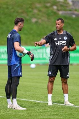 Mittersill, Austria, 10 07 24 Goalkeeper Justin Heekeren FC Schalke 04 and goalkeeper coach Stephan Loboue FC Schalke 04 talk to each other during the training camp from FC Schalke 04 at Hohe Tauern Arena on July 10, 2024 in Mittersill, Austria Photo by Stefan Brauer Brauer Fotoagentur Mittersill, Austria, 10 07 24 Goalkeeper Justin Heekeren FC Schalke 04 and goalkeeper coach Stephan Loboue FC Schalke 04 talk to each other during the training camp from FC Schalke 04 at Hohe Tauern Arena on July 10, 2024 in Mittersill, Austria Photo by Stefan Brauer Brauer Fotoagentur Mittersill Hohe Tauern Arena Austria Copyright: xStefanxBrauer Brauer-Fotoagenturx