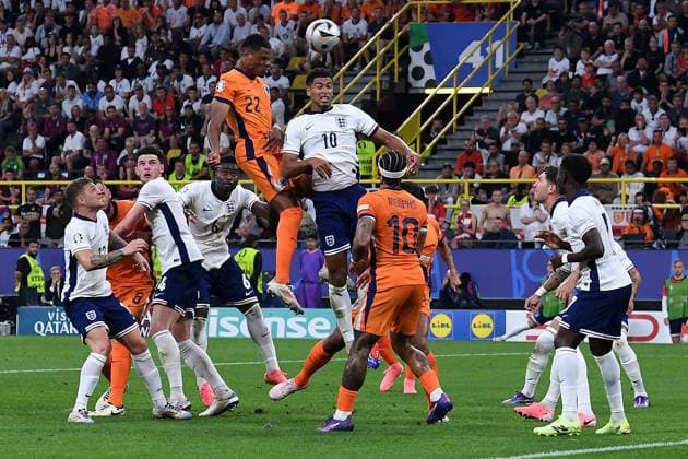 Soccer UEFA EURO 2024 semi-final Netherlands England on 10 07 2024 at BVB Stadion Dortmund in Dortmund Denzel Dumfries Netherlands , Jude Bellingham England xRx