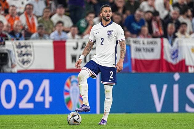 2024-07-10 Netherlands v England - Semi-Final - UEFA EURO, EM, Europameisterschaft,Fussball 2024 DORTMUND, GERMANY - JULY 10: Kyle Walker of England looks up during the Semi-Final - UEFA EURO 2024 match between Netherlands and England at BVB Stadion Dortmund on July 10, 2024 in Dortmund, Germany. (Photo by Joris Verwijst BSR Agency) Dortmund Germany Content not available for redistribution in The Netherlands directly or indirectly through any third parties. Copyright: xBSRxAgencyx