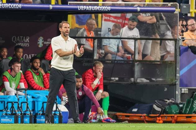 2024-07-10 The Netherlands v England - Semi-Final - UEFA EURO, EM, Europameisterschaft,Fussball 2024 DORTMUND, GERMANY - JULY 10: Coach Gareth Southgate of England shouting during the Semi-Final - UEFA EURO 2024 match between The Netherlands and England at BVB Stadion Dortmund on July 10, 2024 in Dortmund, Germany. (Photo by Peter Lous BSR Agency) Dortmund Germany Content not available for redistribution in The Netherlands directly or indirectly through any third parties. Copyright: xBSRxAgencyx