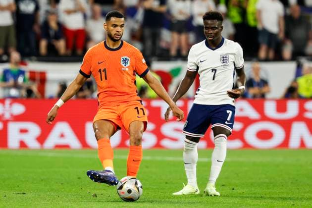GER, Dortmund, Football, Netherlands vs England , semi-final, Westfalenstadion Dortmund, UEFA EURO 2024, v l Cody Gakpo NED, 11 , Bukayo Saka England , duel, action, fight, fights for the ball, 10 07 2024, Copyright: HMBxMedia HeikoxBecker