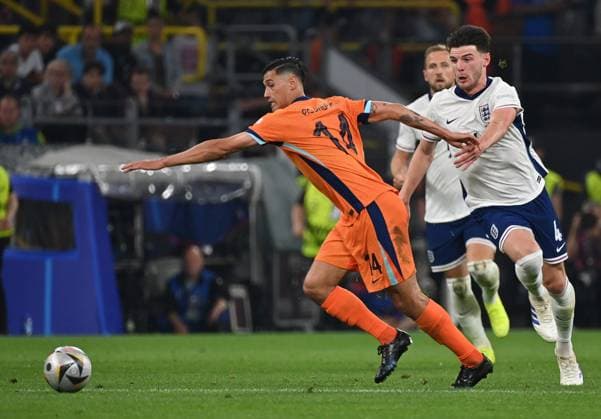 10 07 2024, xjrdrx, Football EM 2024 1 2 Final, England Netherlands emspor, v l Tijjani Reijnders Netherlands , Declan Rice England DFL DFB REGULATIONS PROHIBIT ANY USE OF PHOTOGRAPHS as IMAGE SEQUENCES and or QUASI VIDEO Dortmund