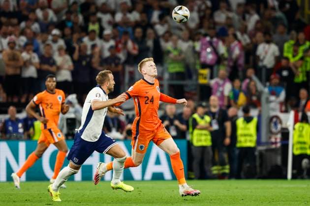 GER, Dortmund, Football, Netherlands vs. England , Semifinal, Westfalenstadion Dortmund, UEFA EURO 2024, v l Harry Kane England , Jerdy Schouten NED, 24 , duel, action, fight, fights for the ball, 10 07 2024, Copyright: HMBxMedia HeikoxBecker